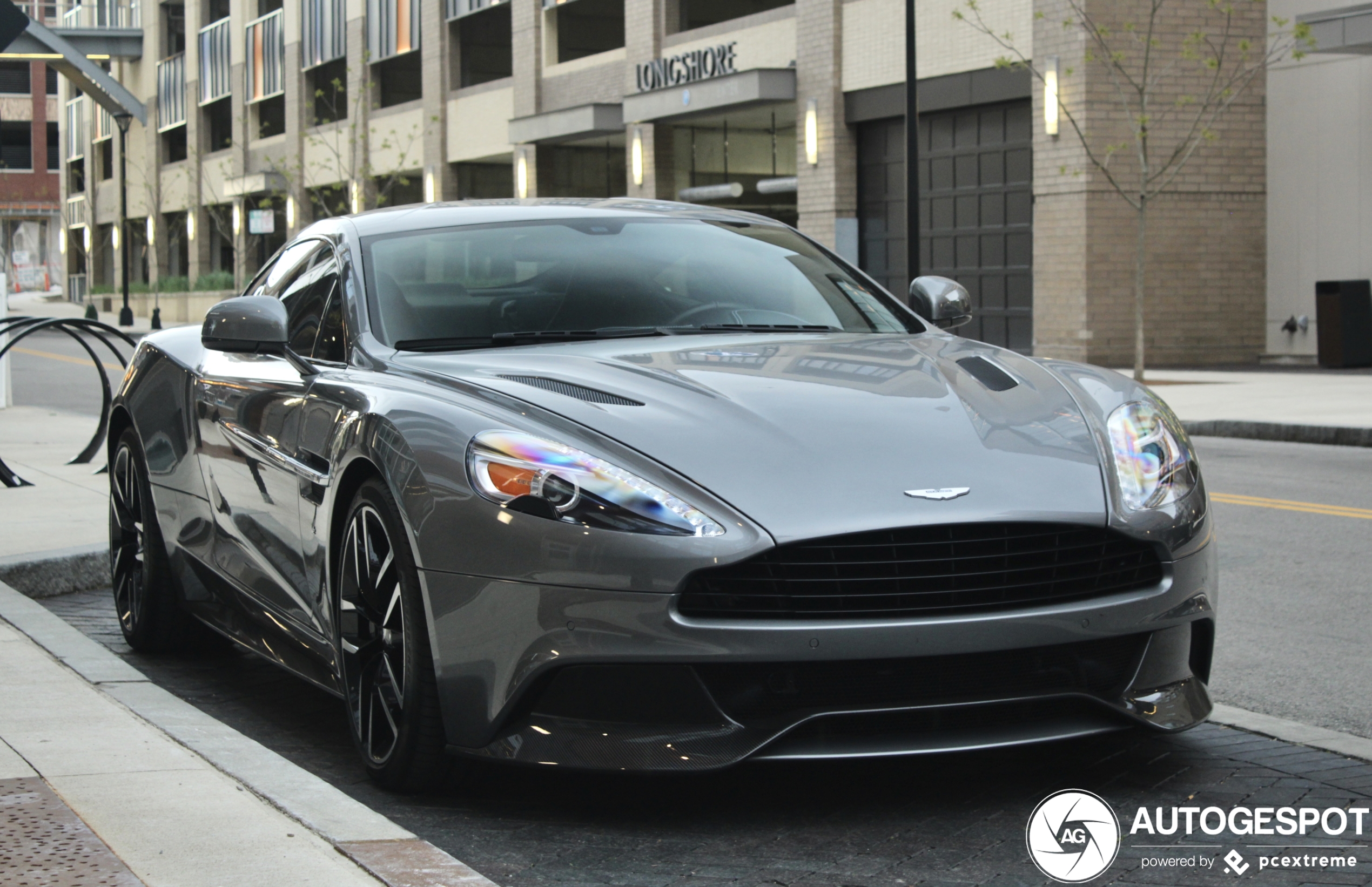 Aston Martin Vanquish 2013