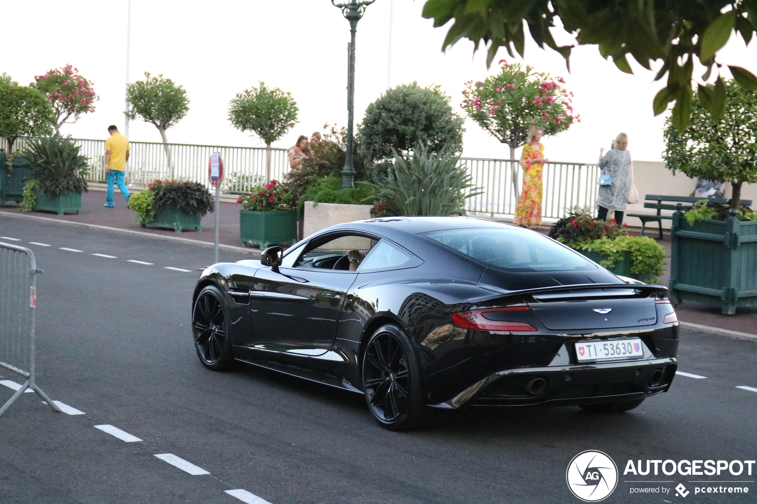 Aston Martin Vanquish 2013