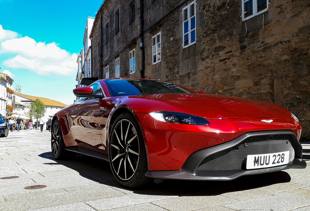 Aston Martin V8 Vantage 2018