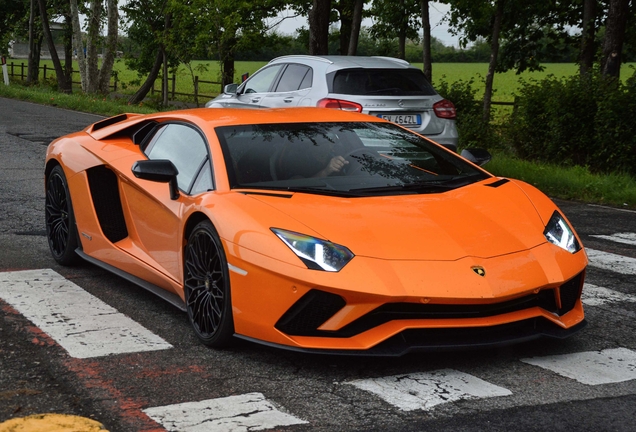 Lamborghini Aventador S LP740-4