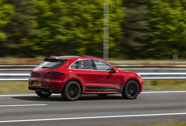 Porsche 95B Macan GTS