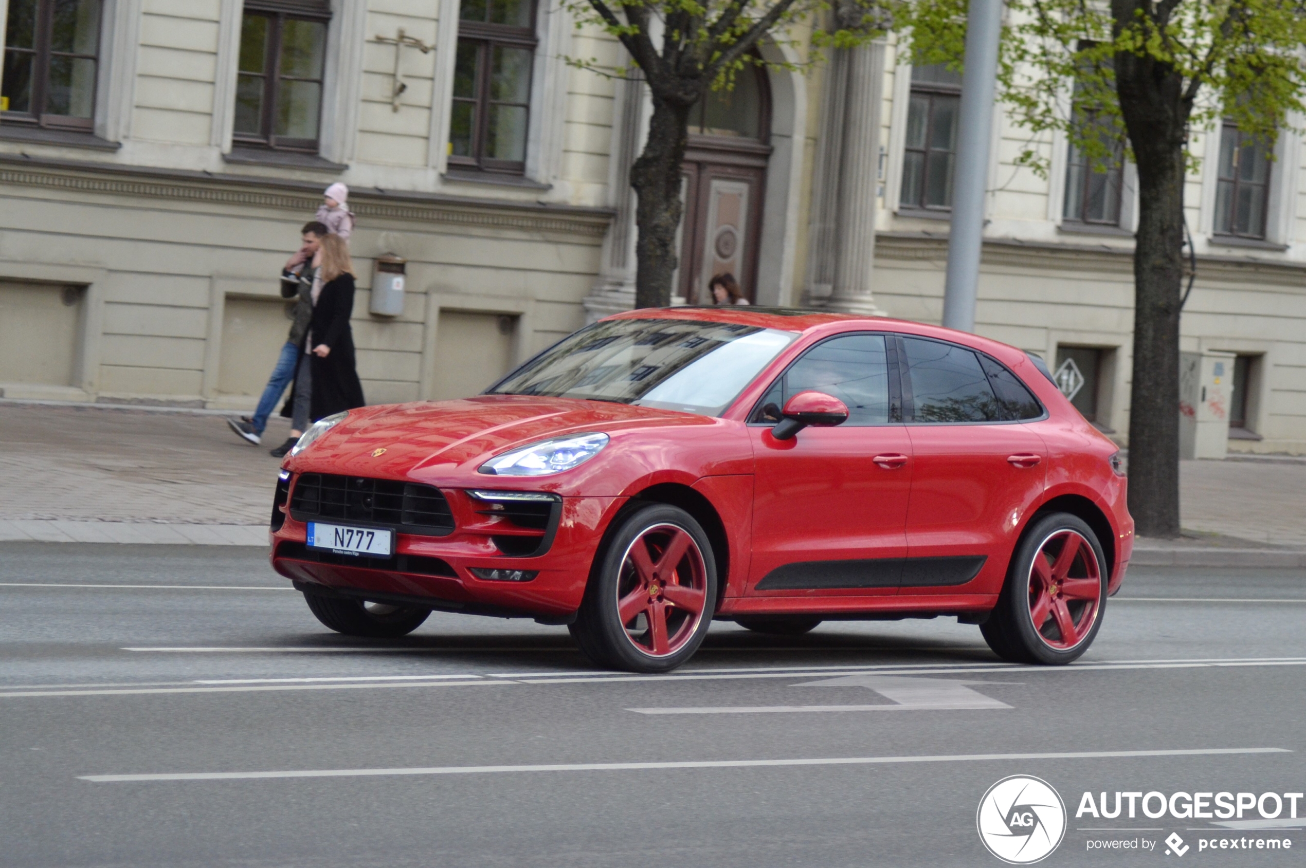 Porsche 95B Macan GTS