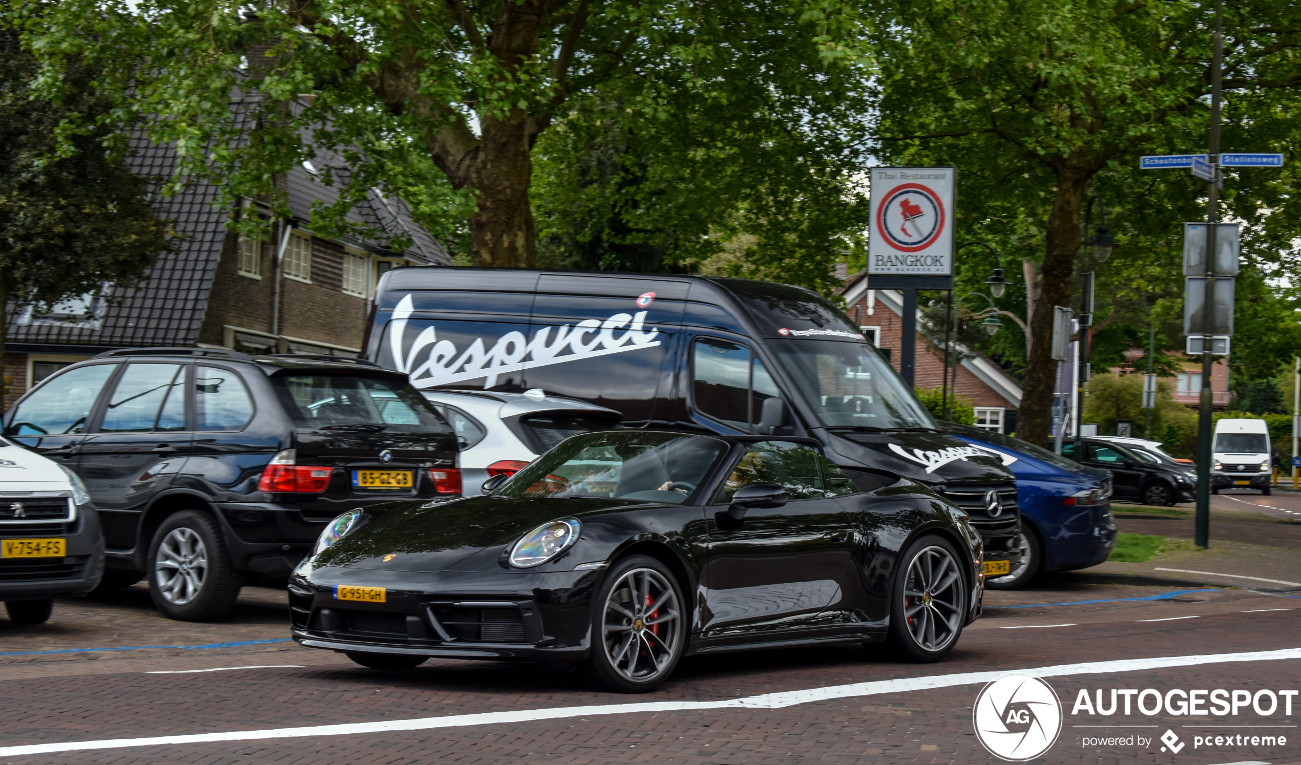 Porsche 992 Carrera 4S Cabriolet