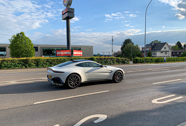 Aston Martin V8 Vantage 2018