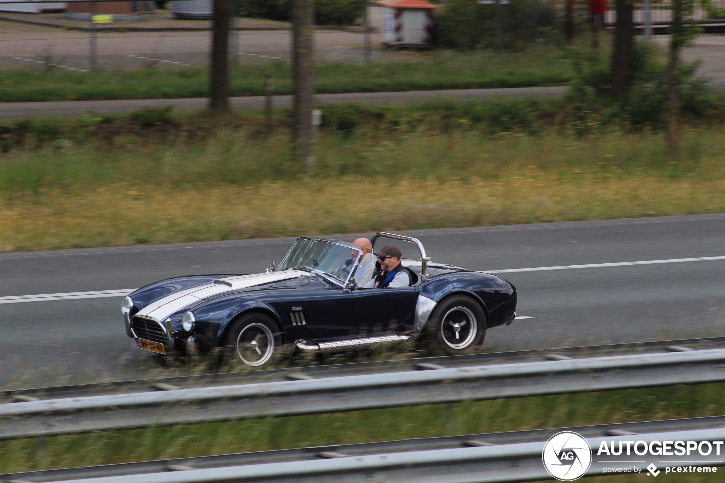 AC Cobra 427