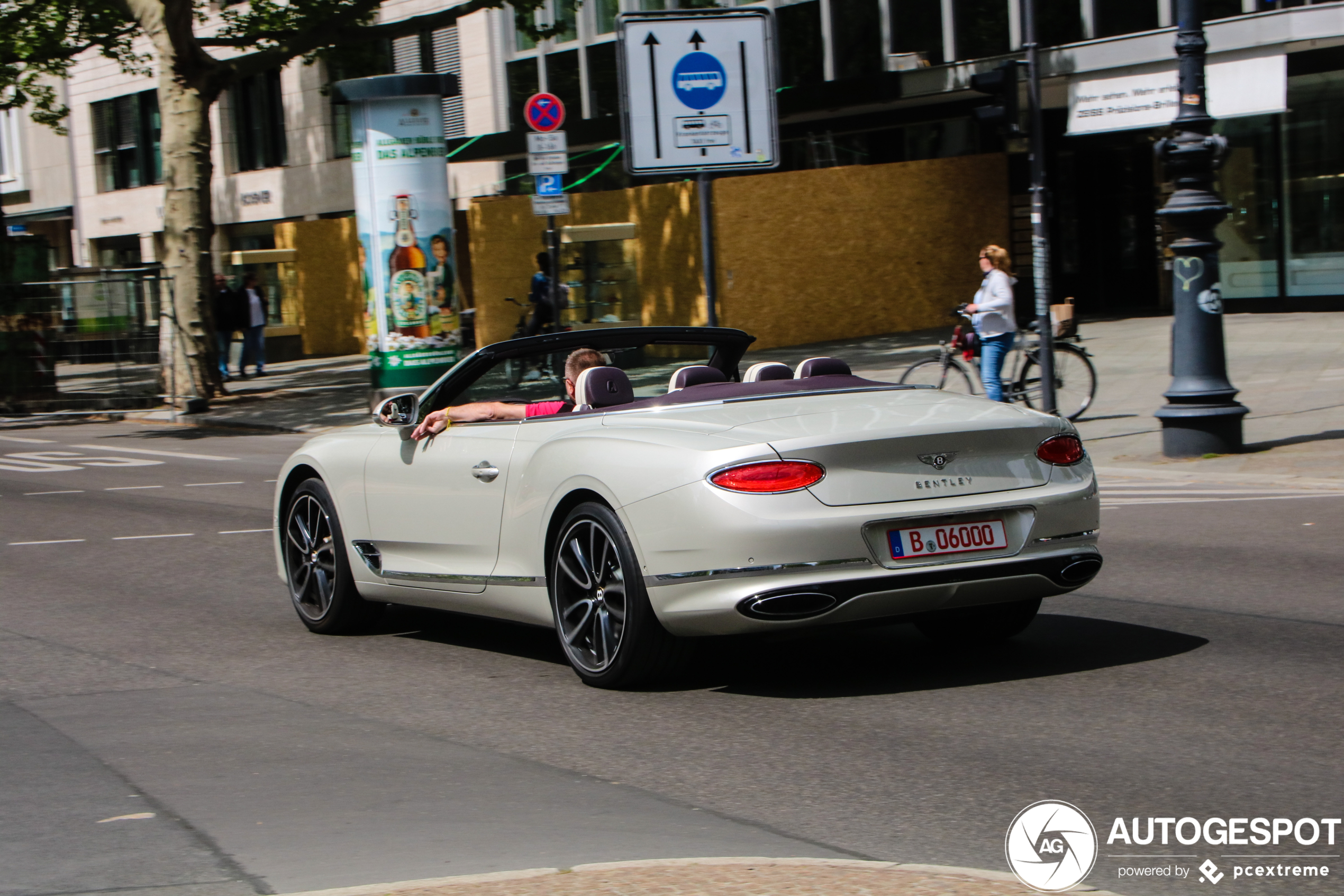 Bentley Continental GTC 2019