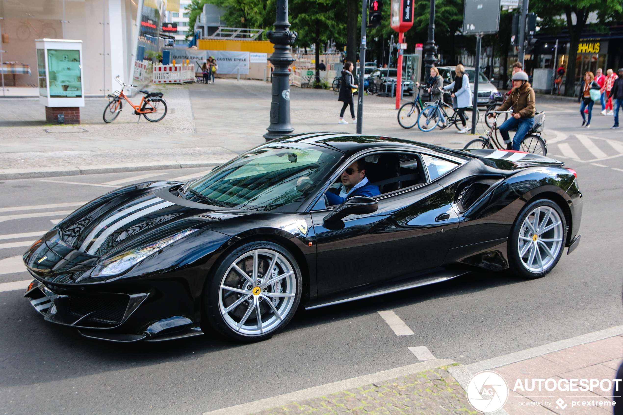 Ferrari 488 Pista