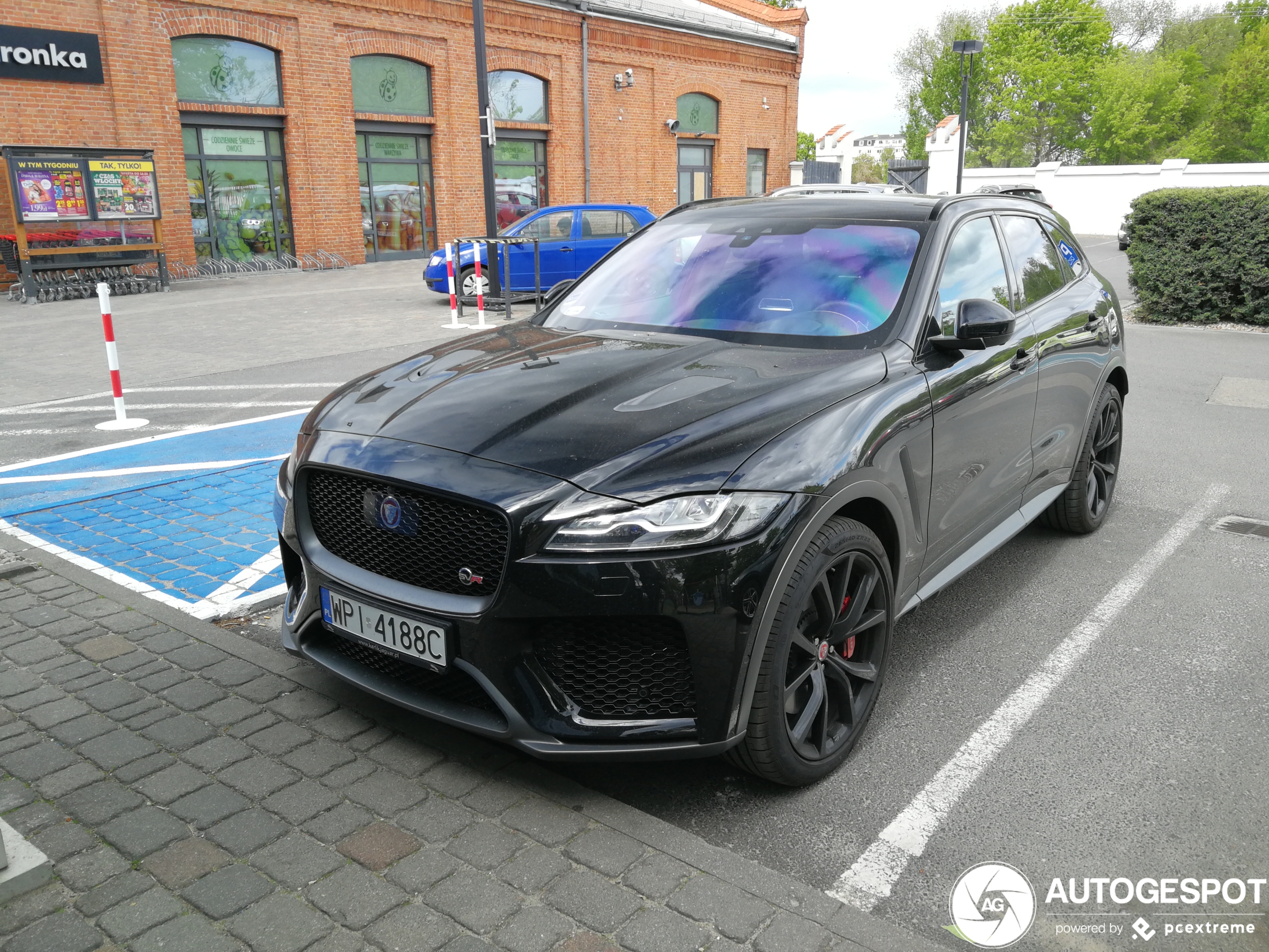 Jaguar F-PACE SVR