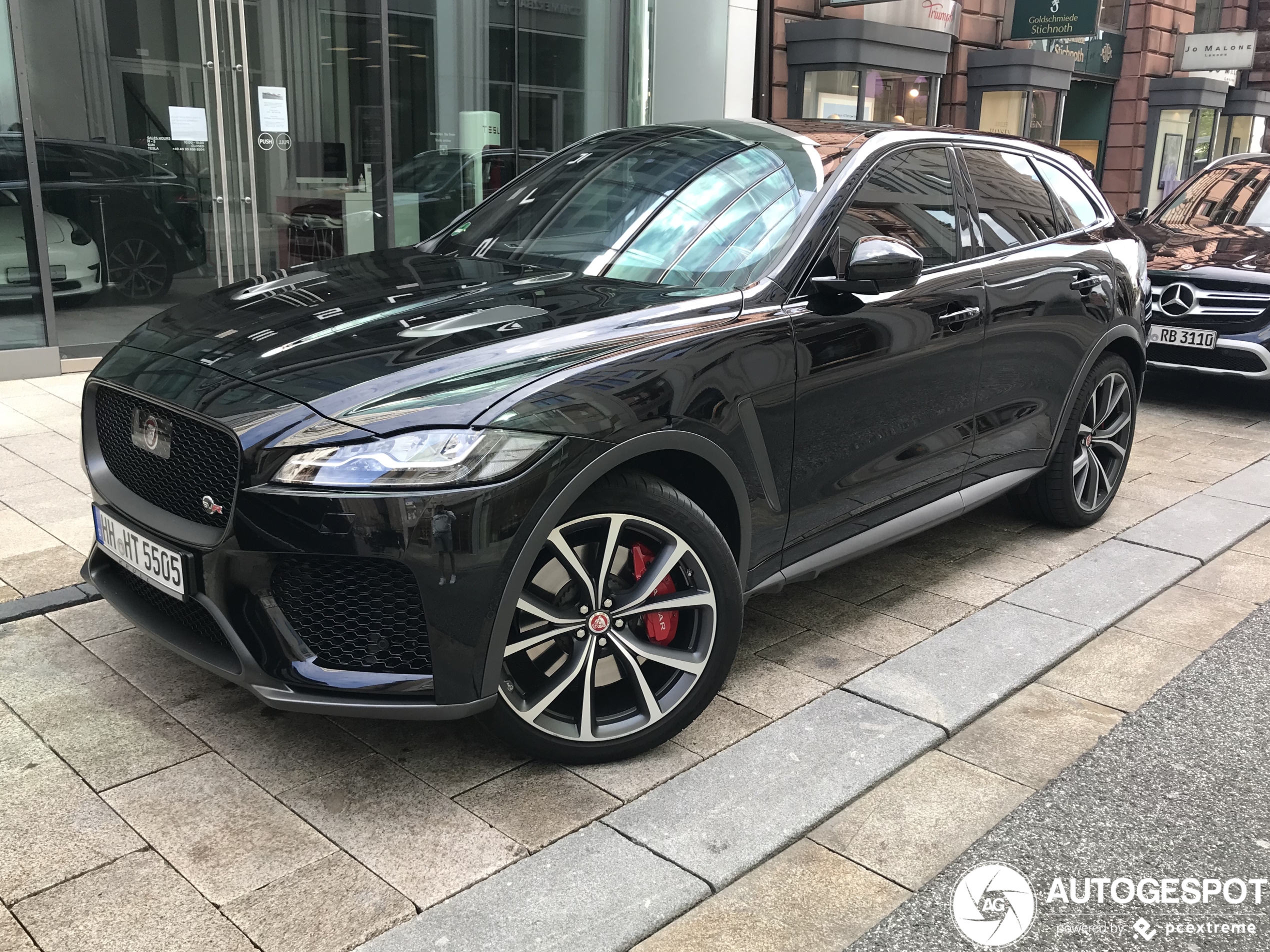 Jaguar F-PACE SVR