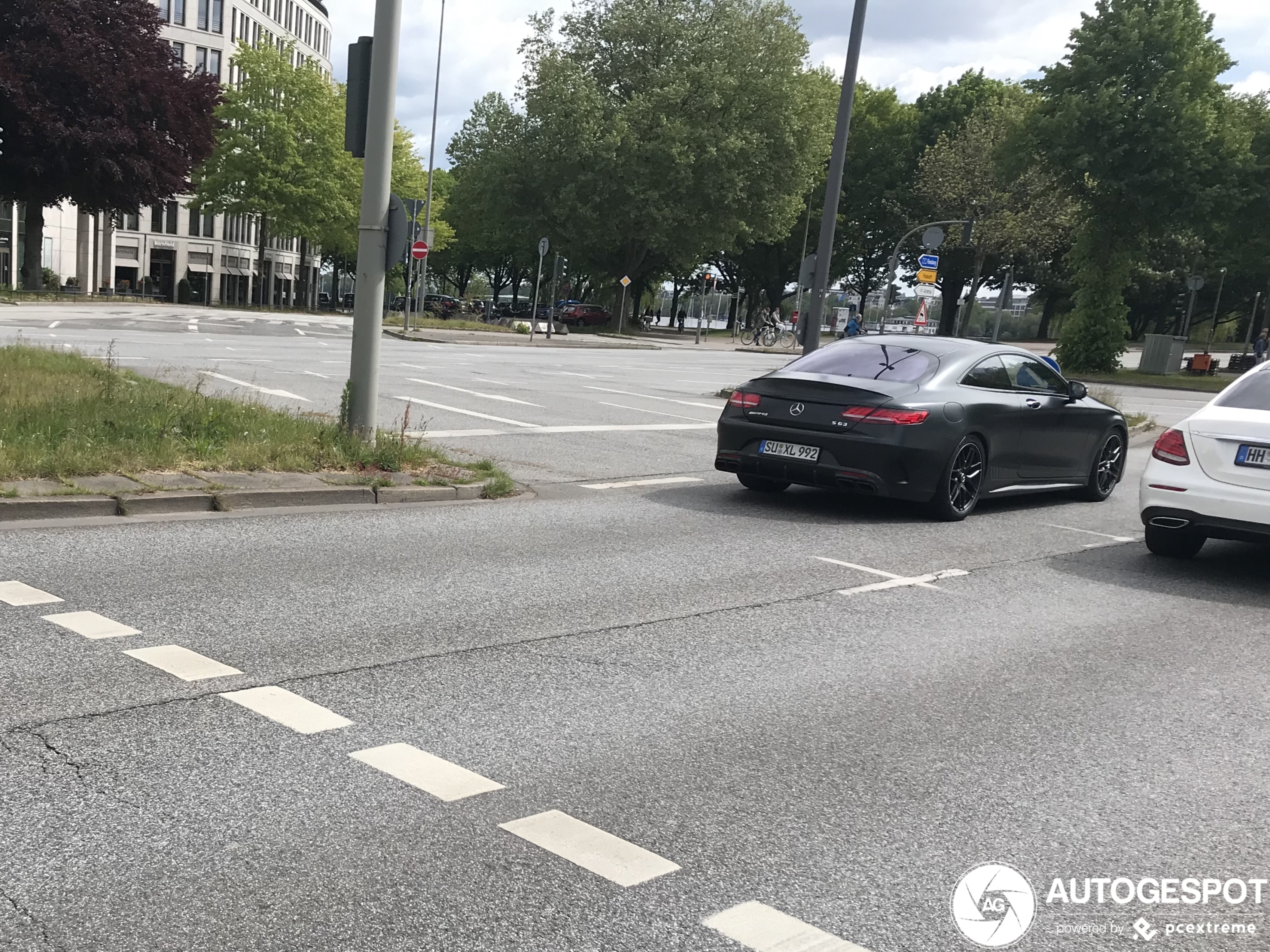 Mercedes-AMG S 63 Coupé C217 2018 Yellow Night Edition