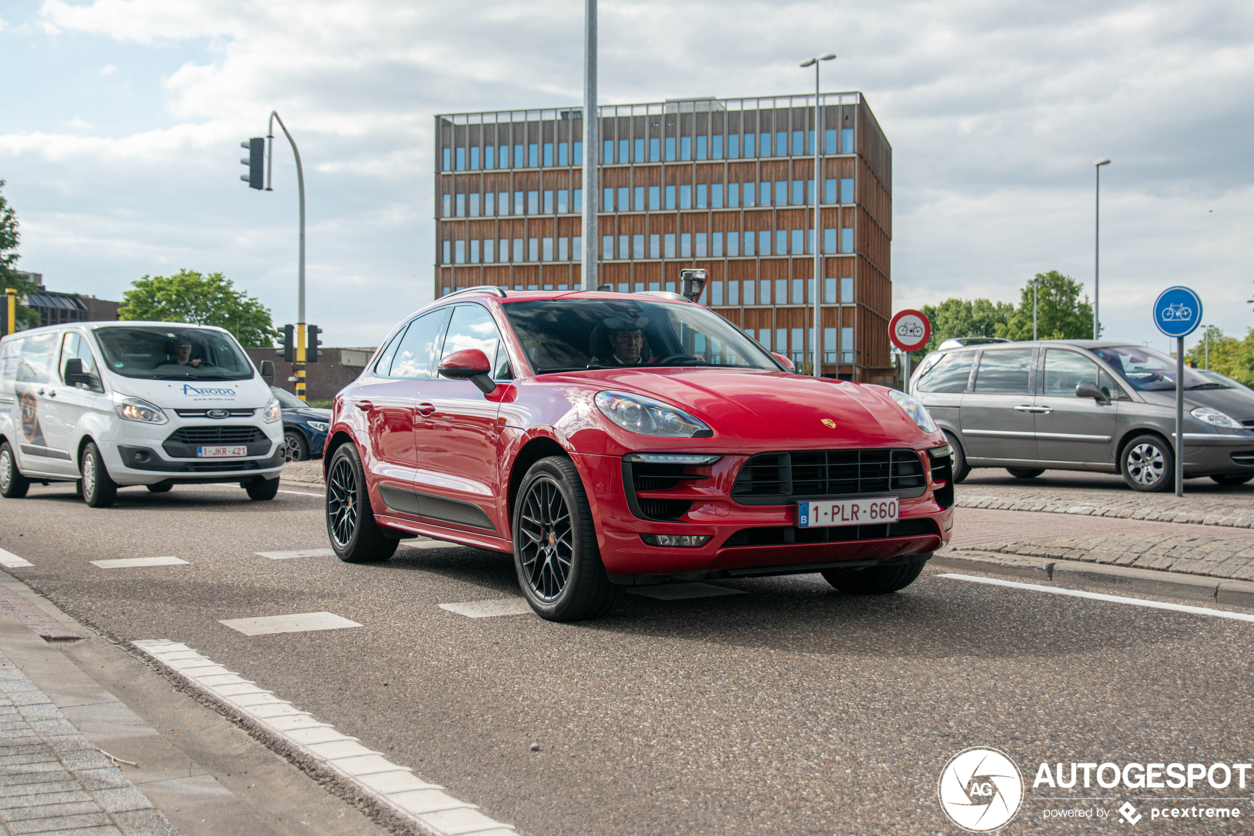 Porsche 95B Macan GTS