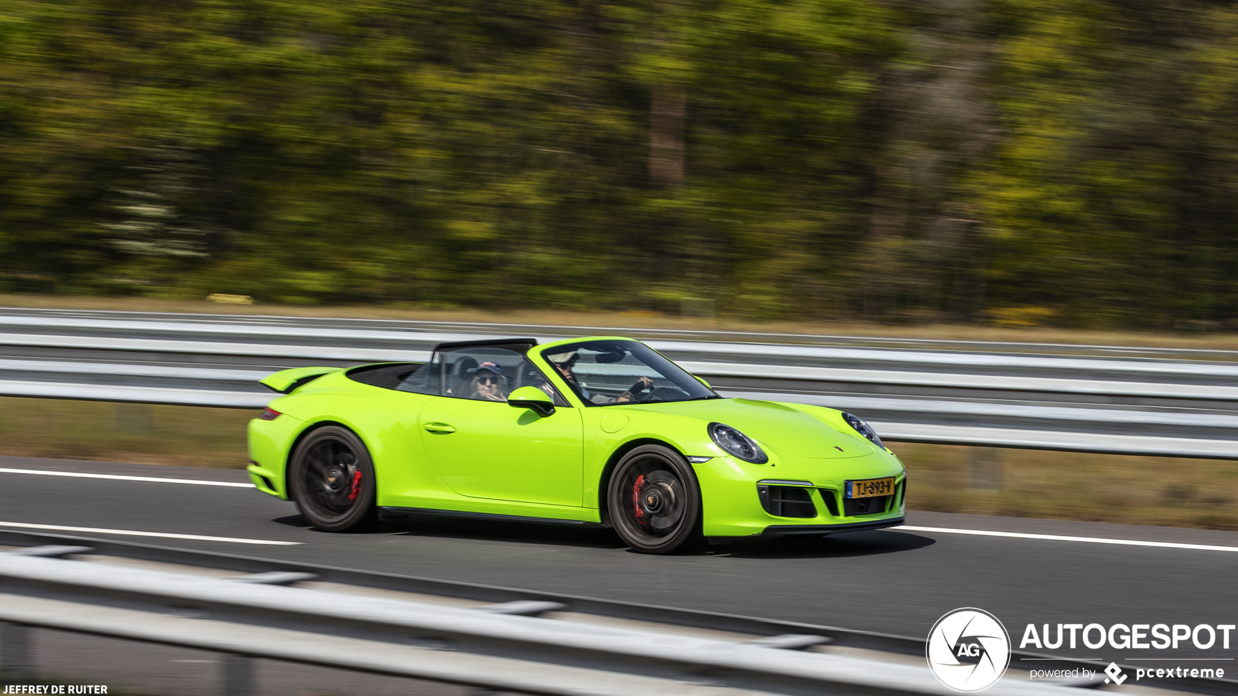 Porsche 991 Carrera 4 GTS Cabriolet MkII