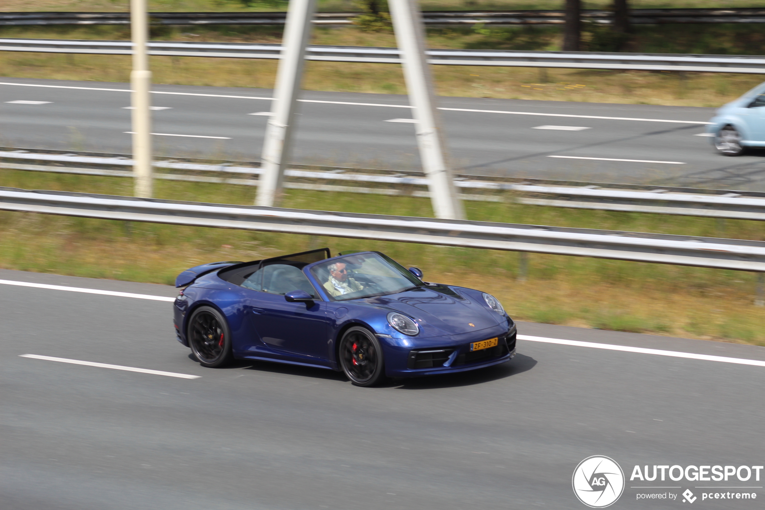 Porsche 992 Carrera 4S Cabriolet