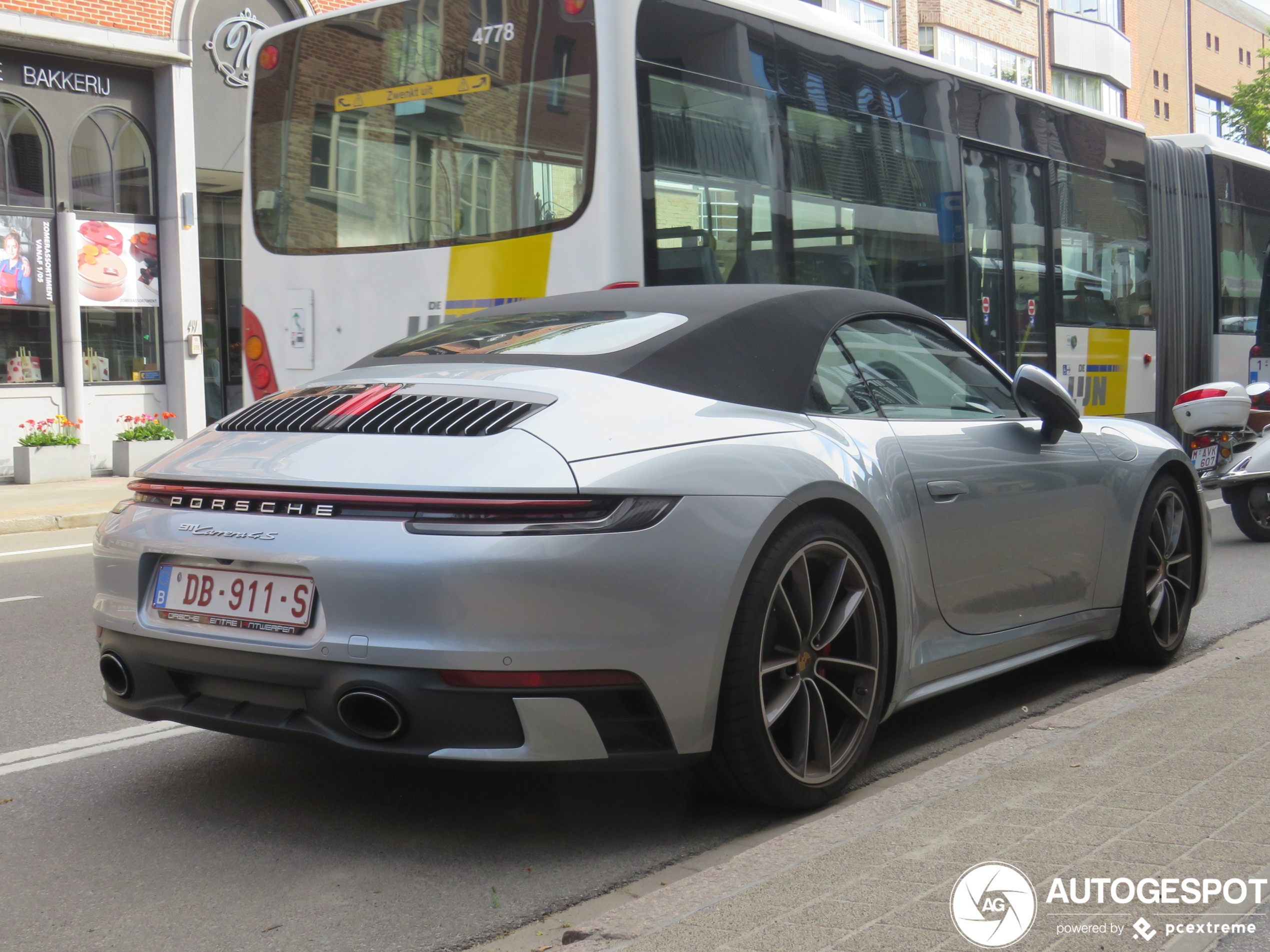 Porsche 992 Carrera 4S Cabriolet