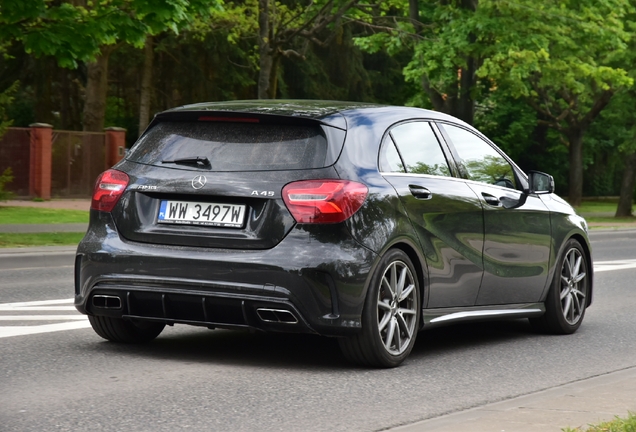 Mercedes-AMG A 45 W176 2015