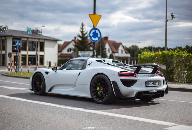 Porsche 918 Spyder Weissach Package