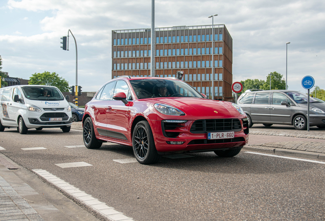 Porsche 95B Macan GTS