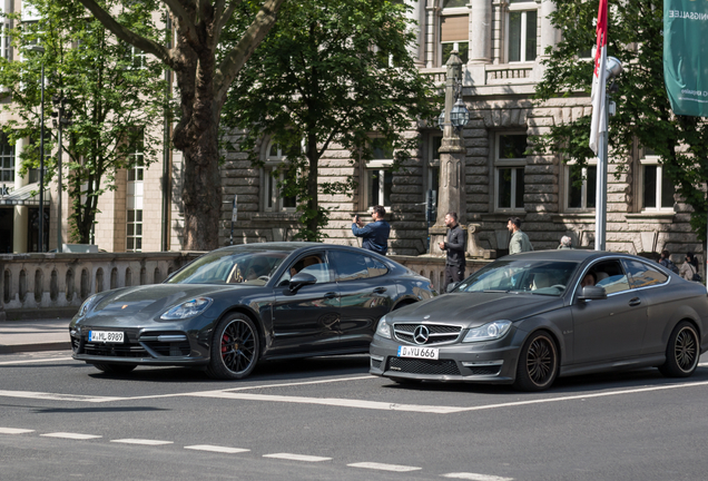 Porsche 971 Panamera Turbo