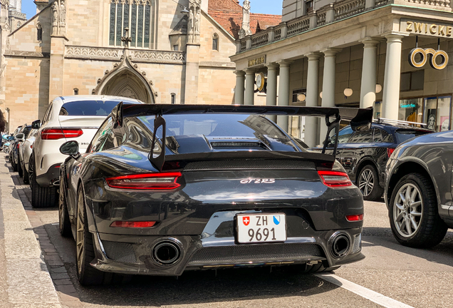 Porsche 991 GT2 RS Weissach Package