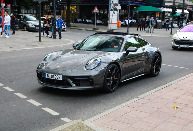 Porsche 992 Carrera 4S