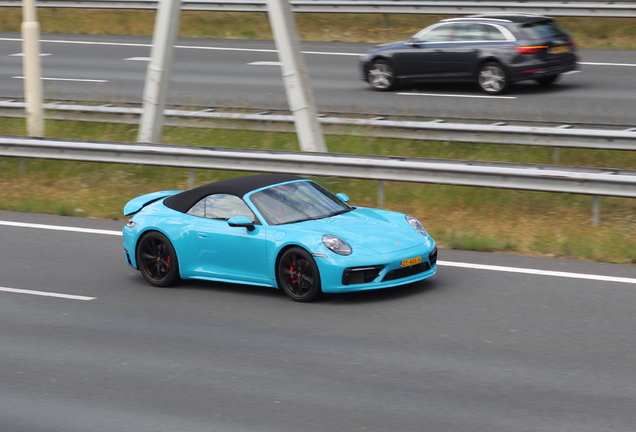 Porsche 992 Carrera 4S Cabriolet