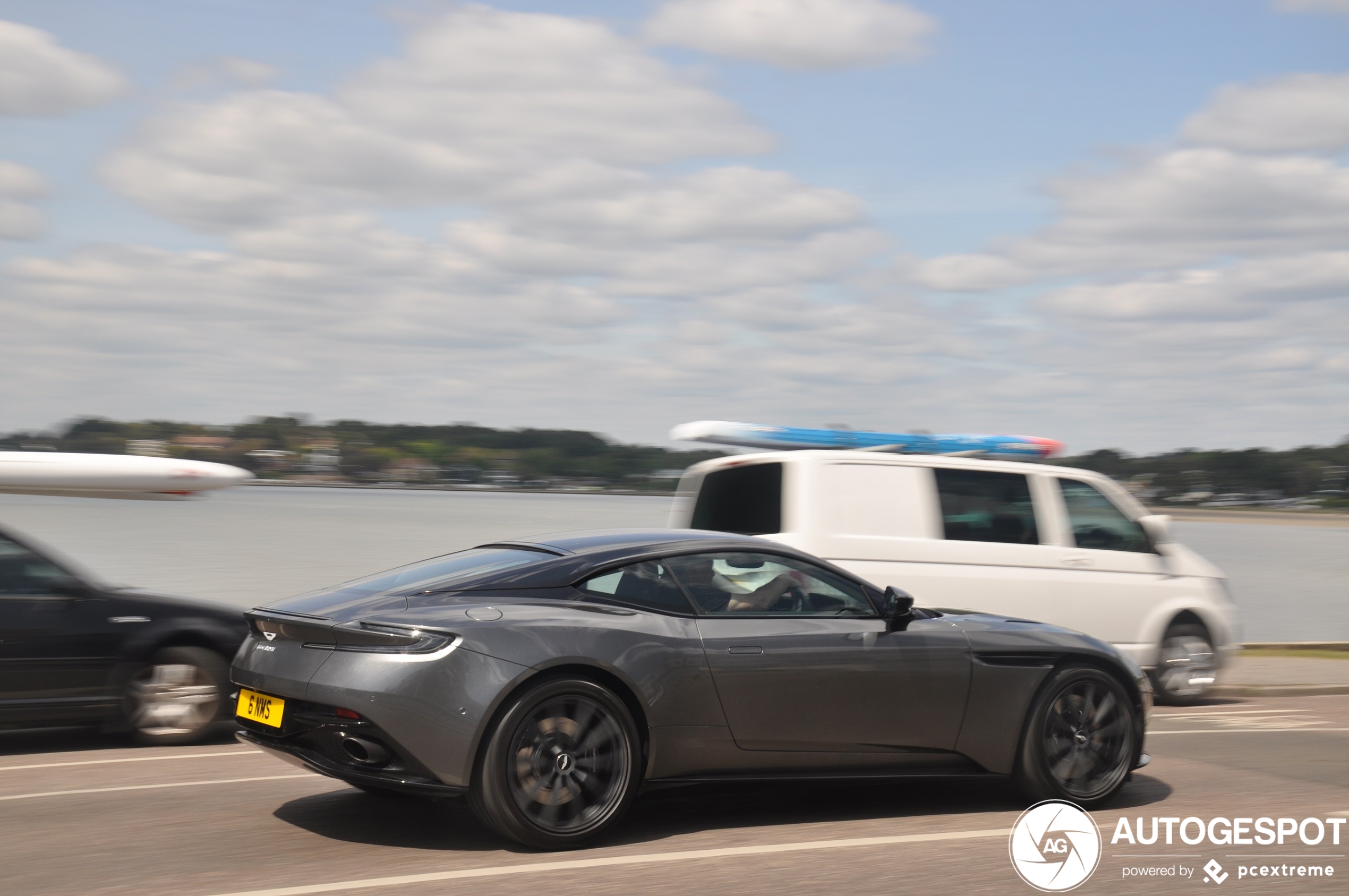 Aston Martin DB11 AMR