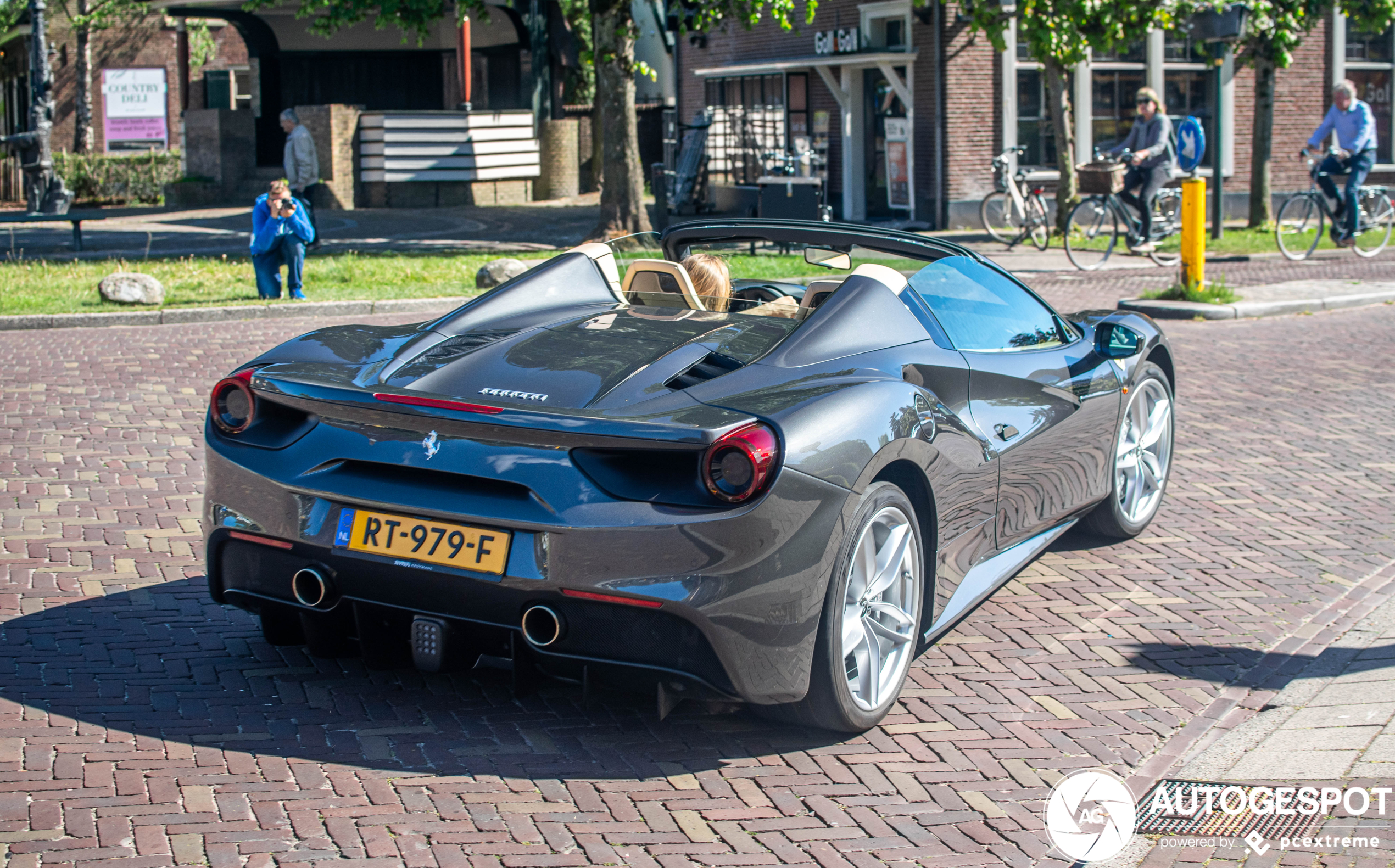 Ferrari 488 Spider