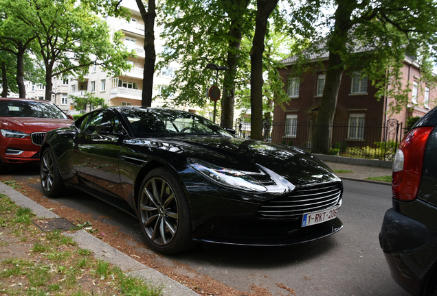 Aston Martin DB11 V8