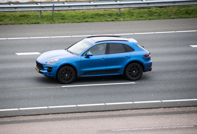 Porsche 95B Macan Turbo