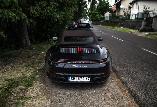 Porsche 992 Carrera 4S Cabriolet