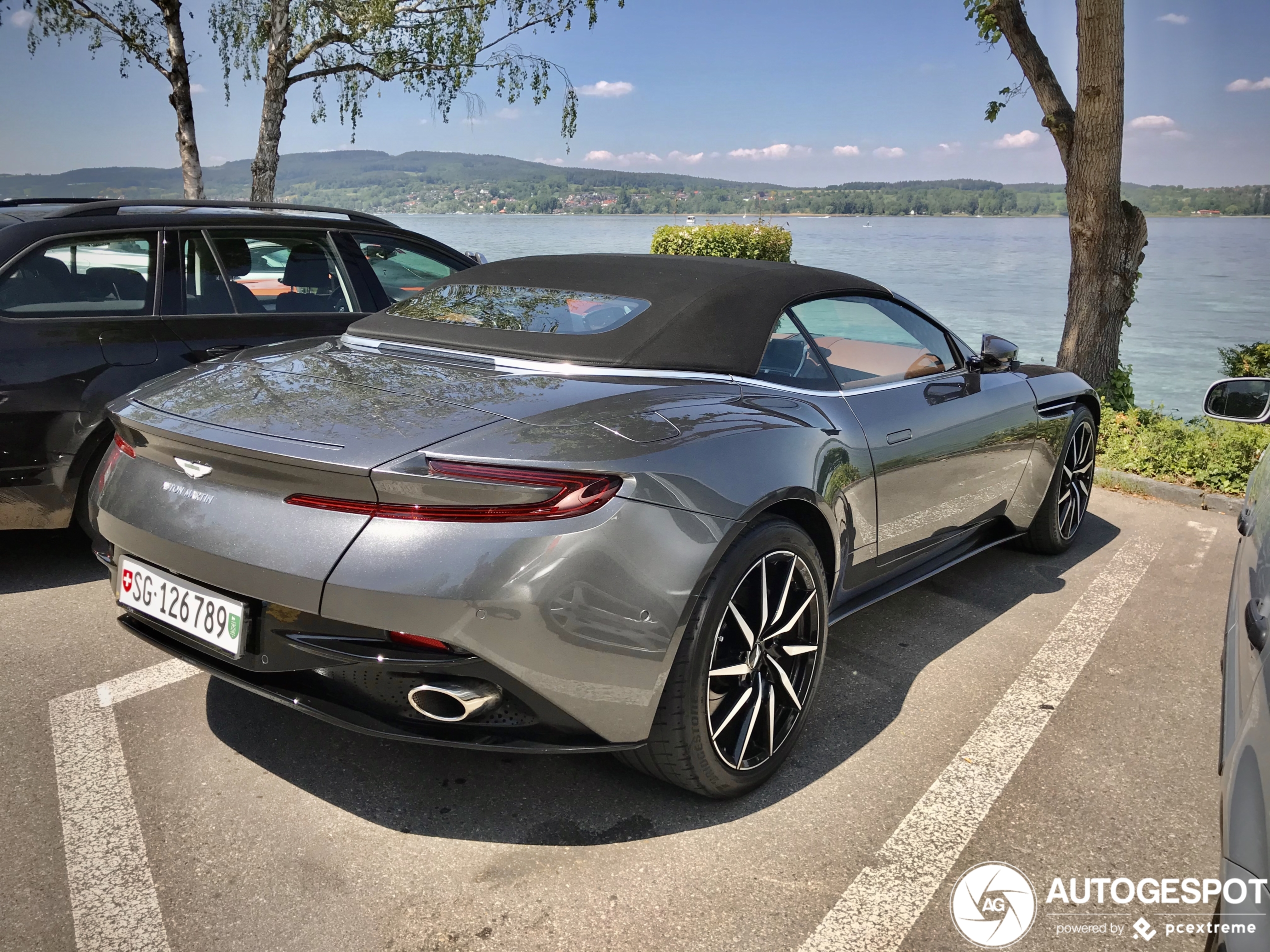 Aston Martin DB11 V8 Volante