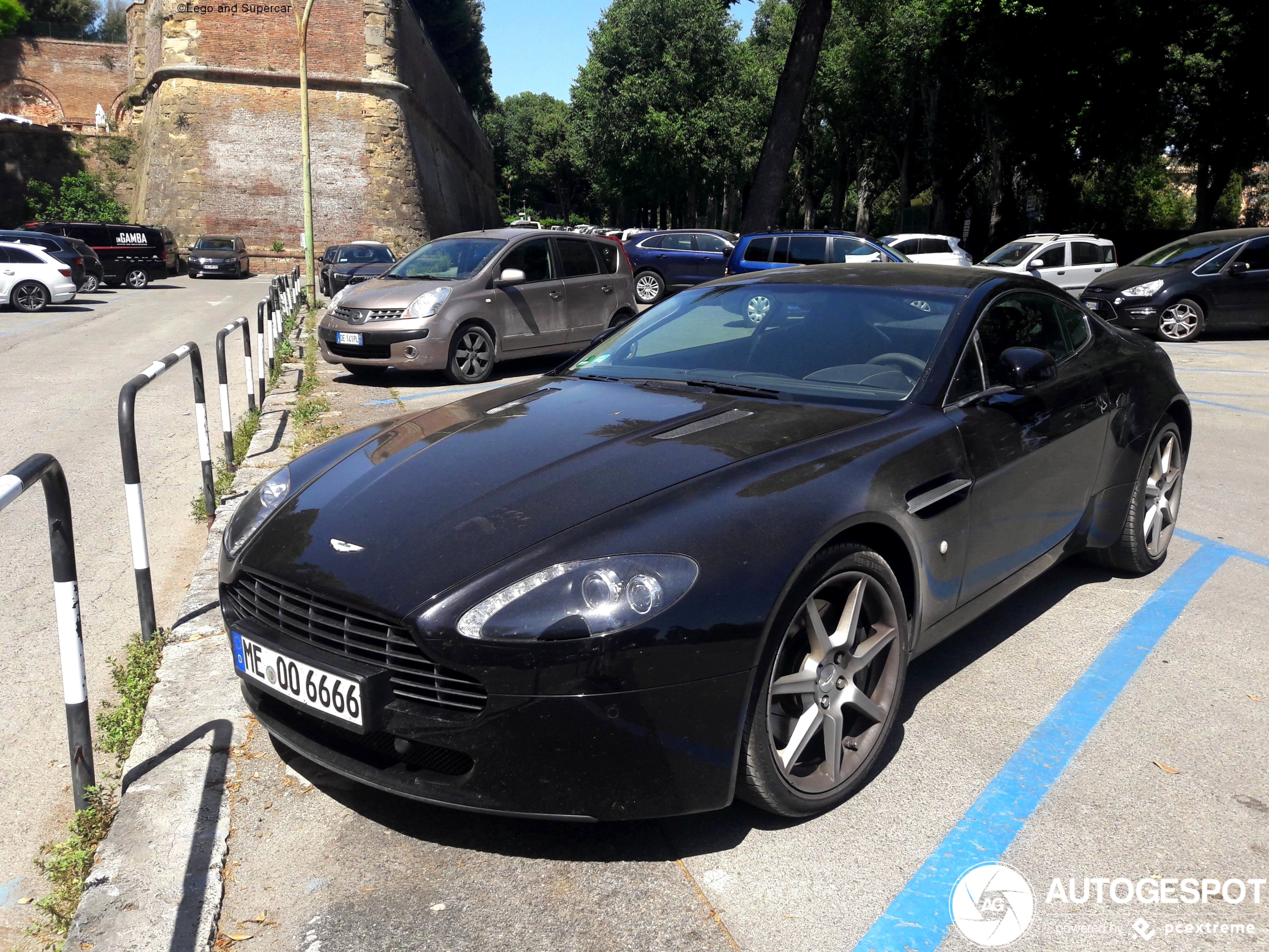 Aston Martin V8 Vantage