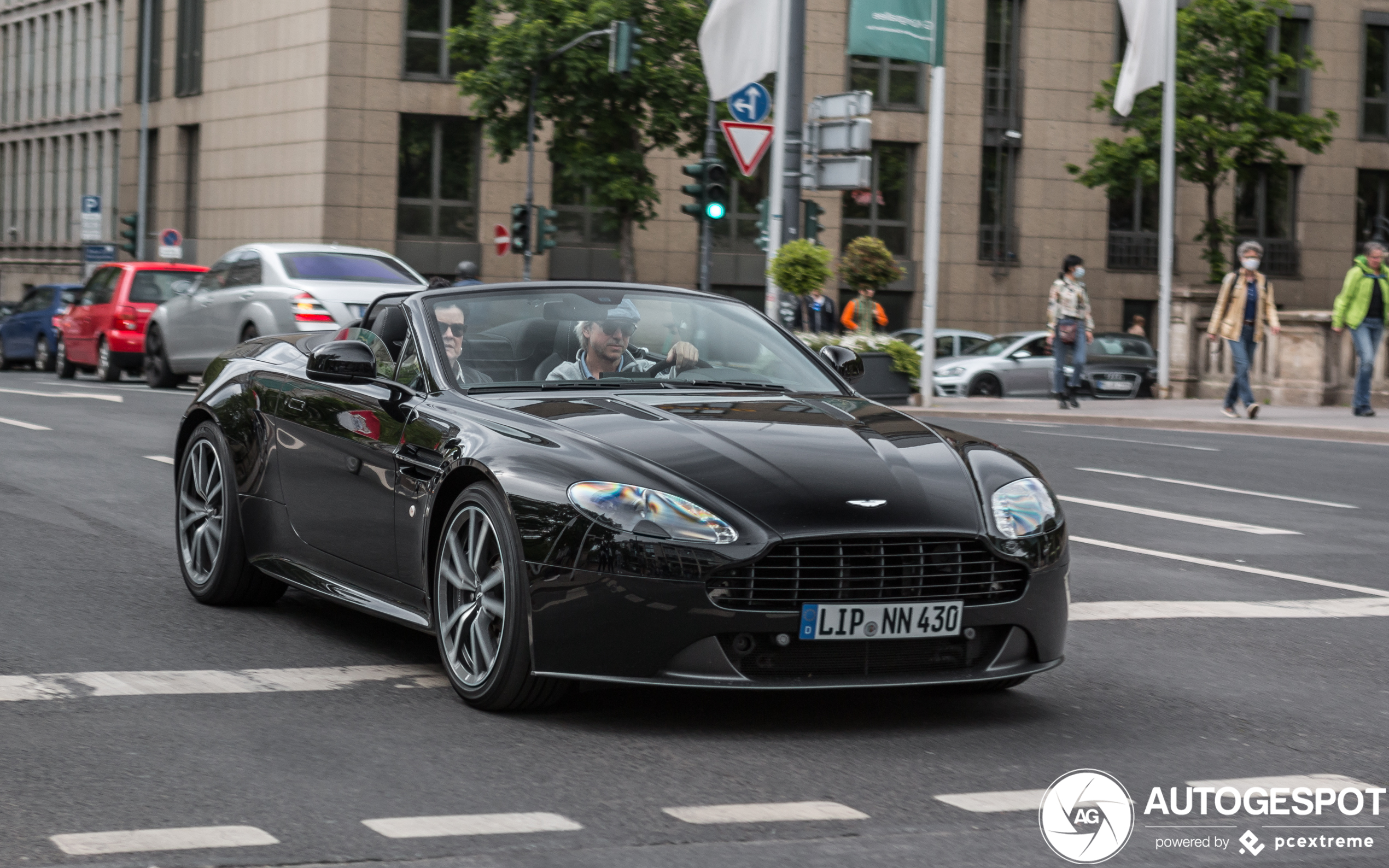 Aston Martin V8 Vantage N430 Roadster