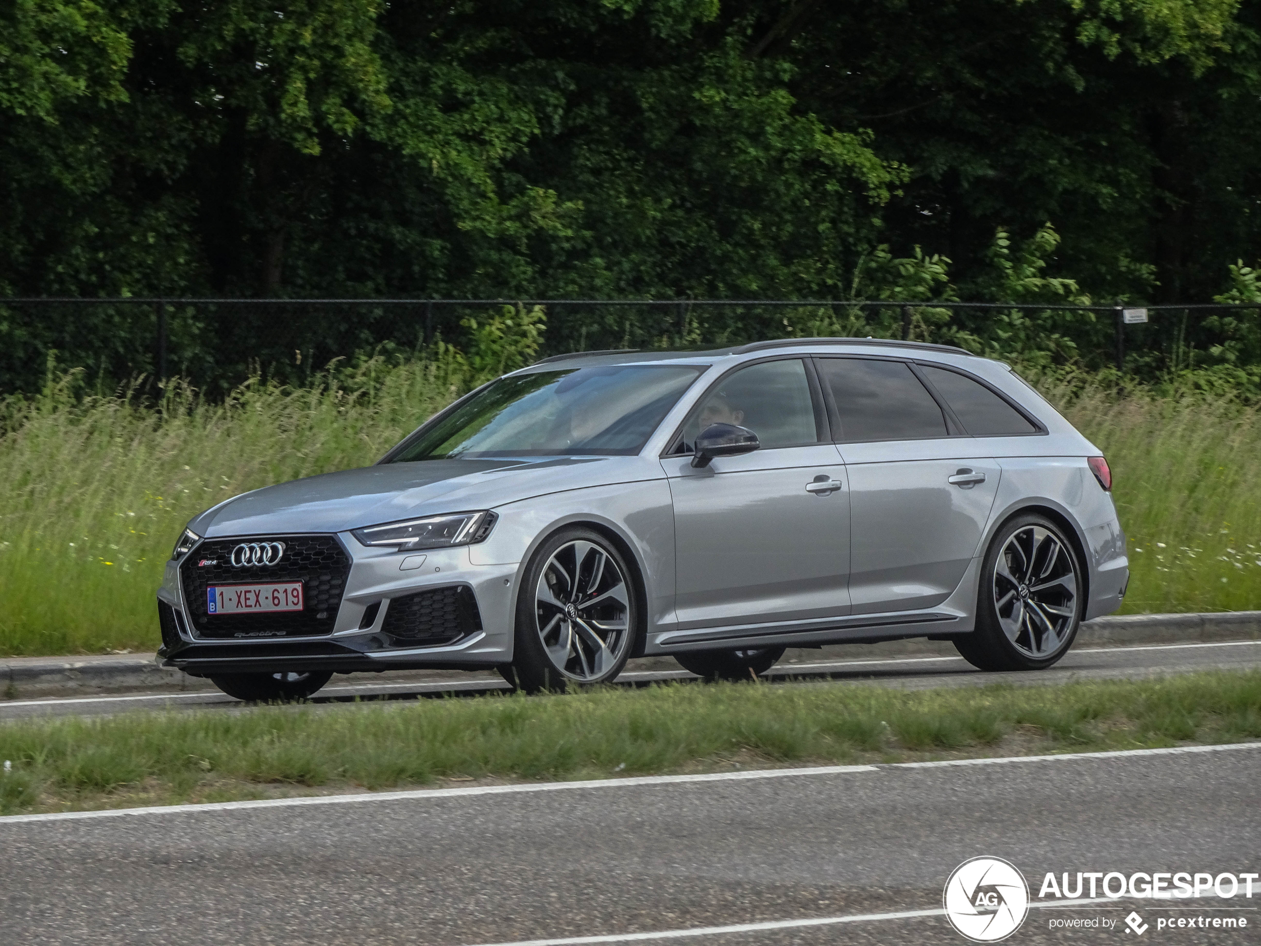 Audi RS4 Avant B9