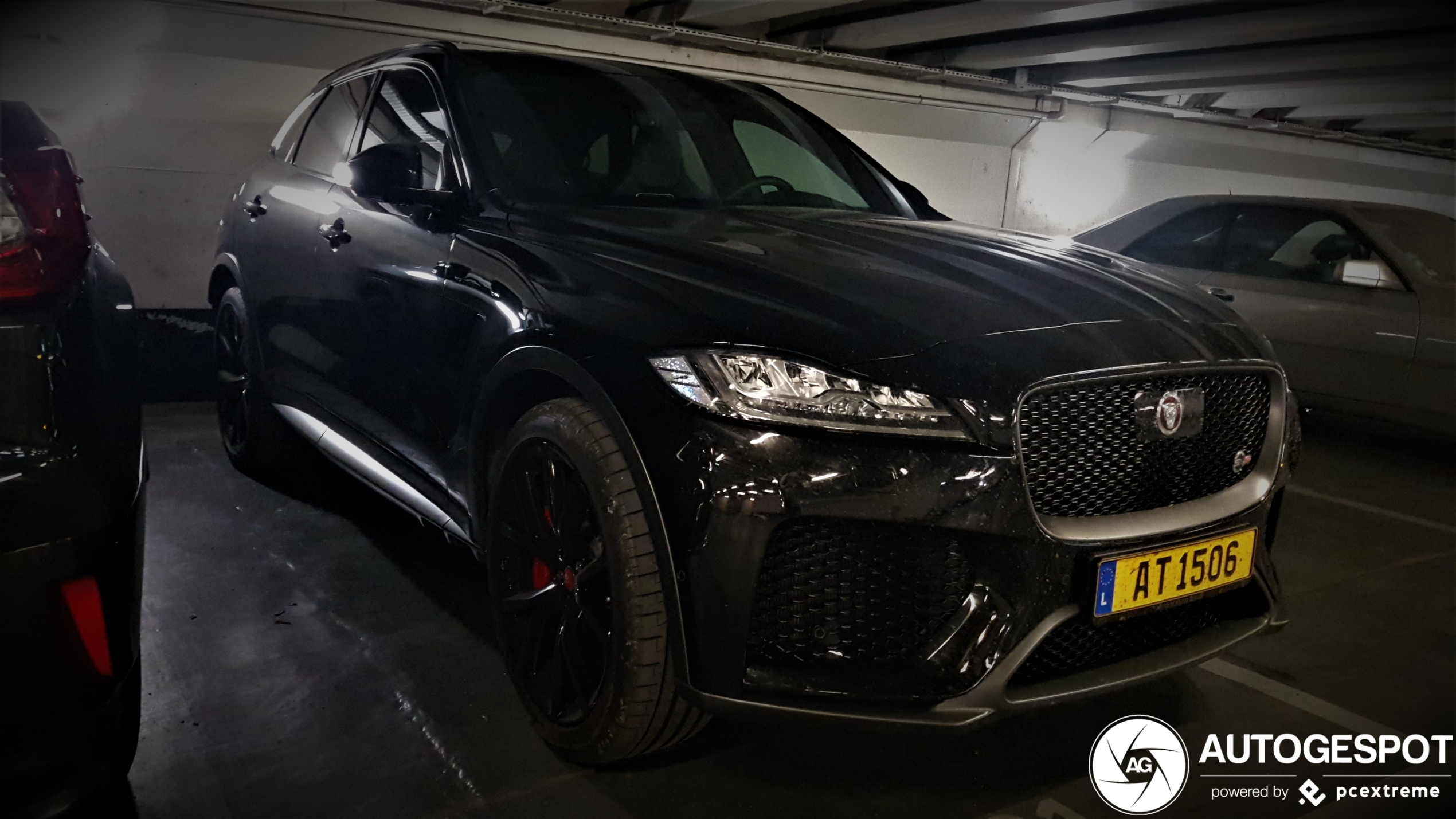 Jaguar F-PACE SVR