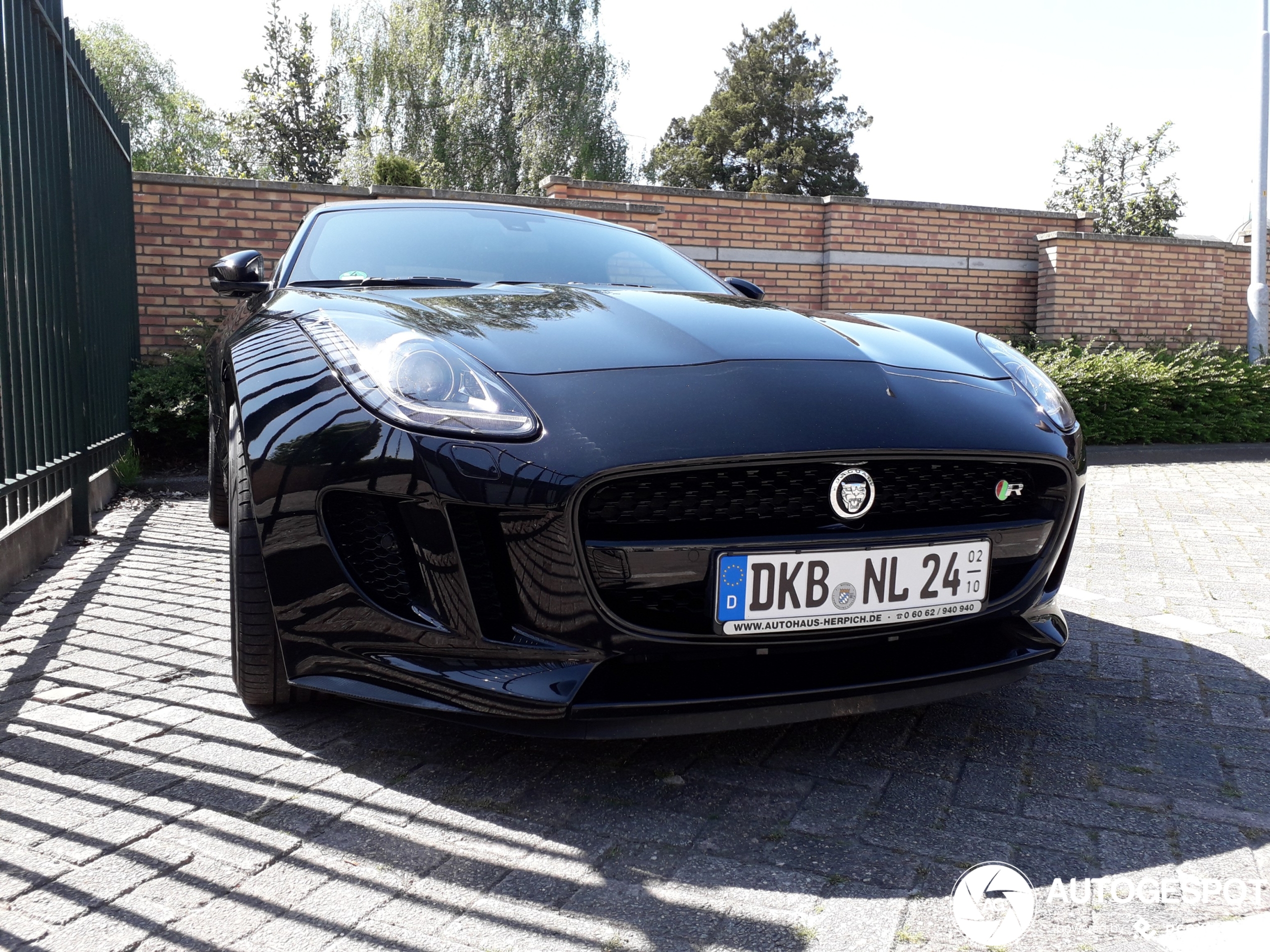 Jaguar F-TYPE R AWD Convertible