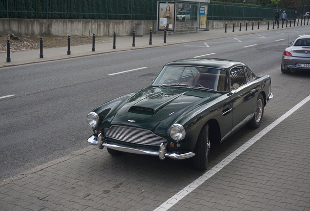 Aston Martin DB4