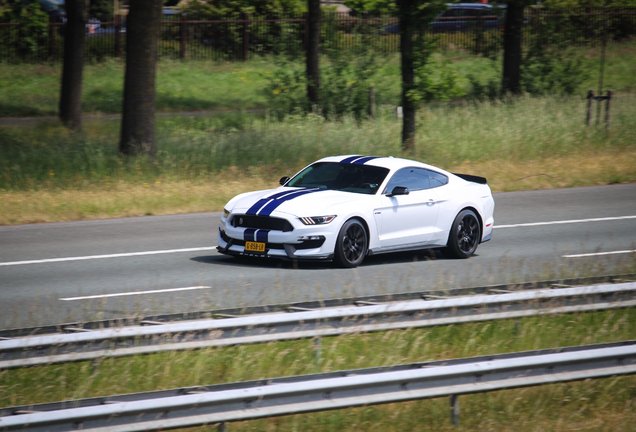 Ford Mustang Shelby GT350 2015