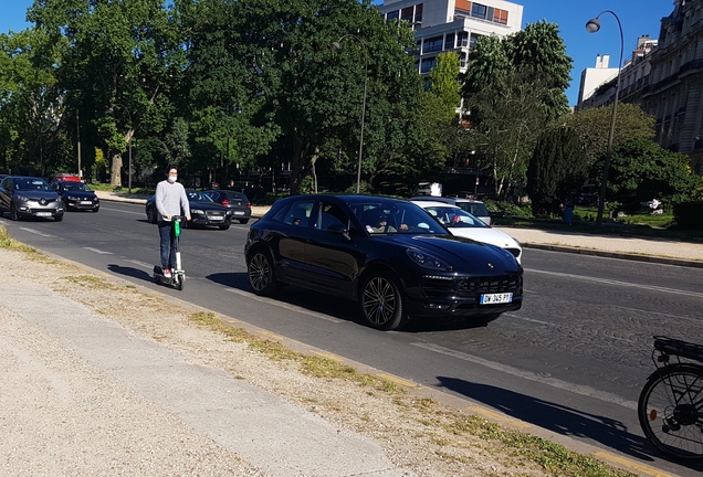 Porsche 95B Macan Turbo