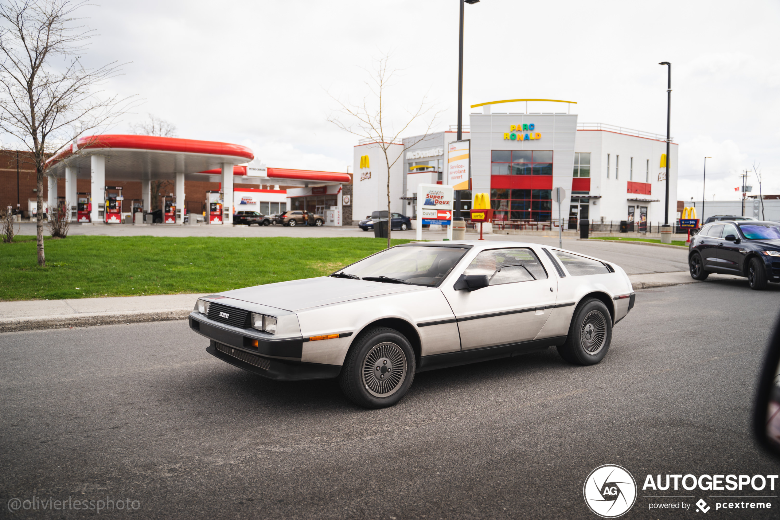 DeLorean DMC-12