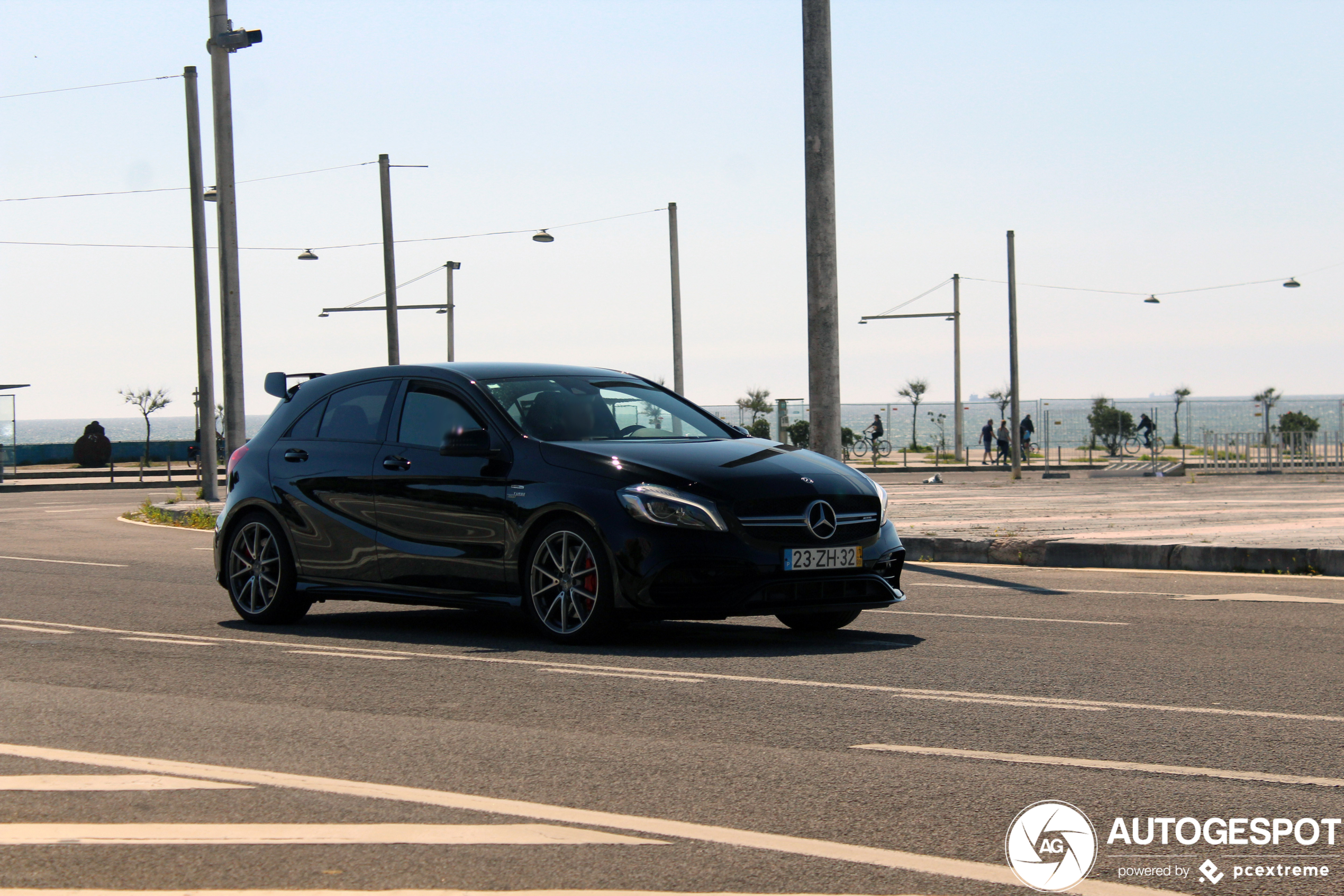 Mercedes-AMG A 45 W176 2015