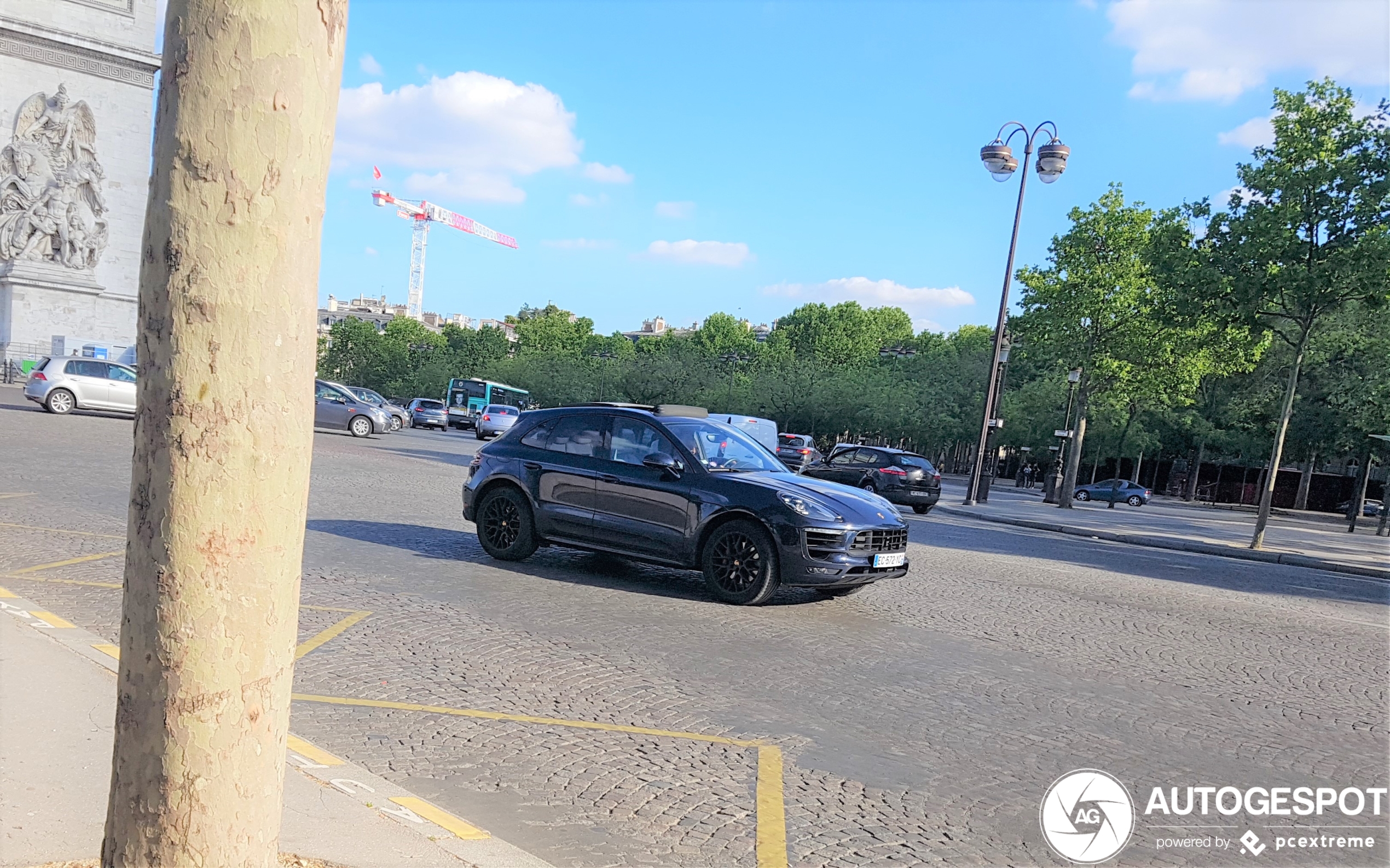 Porsche 95B Macan GTS