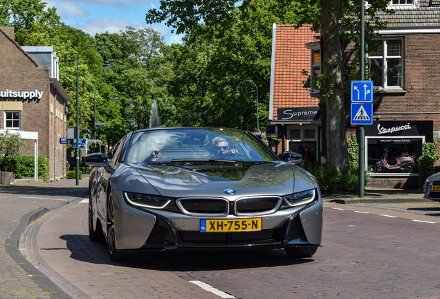 BMW i8 Roadster