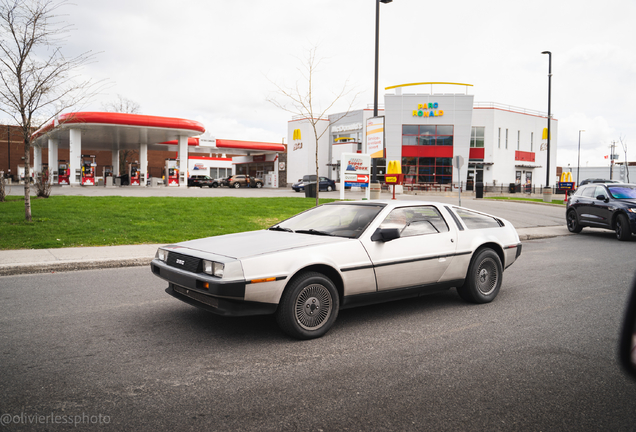 DeLorean DMC-12