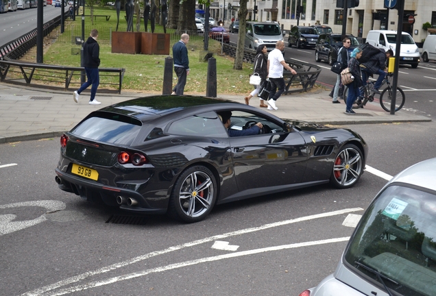 Ferrari GTC4Lusso