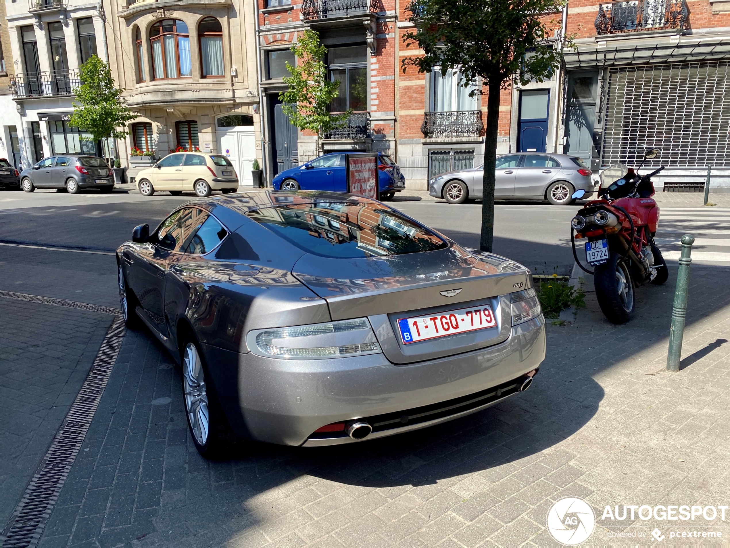 Aston Martin DB9 2010