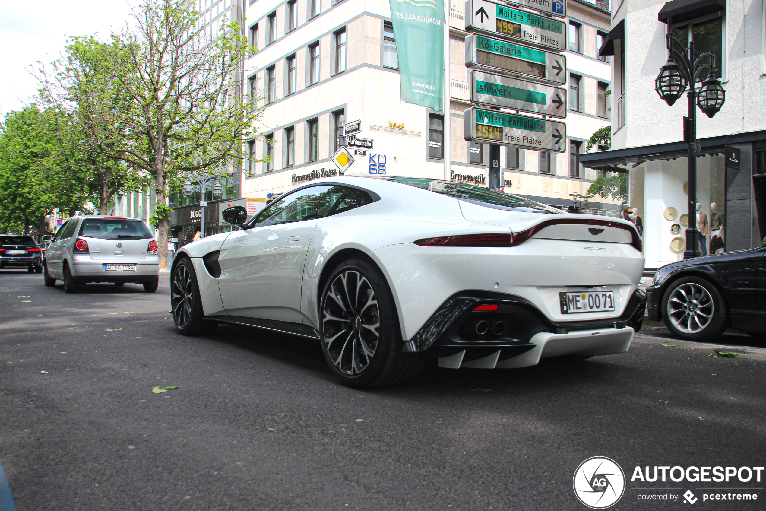 Aston Martin V8 Vantage 2018