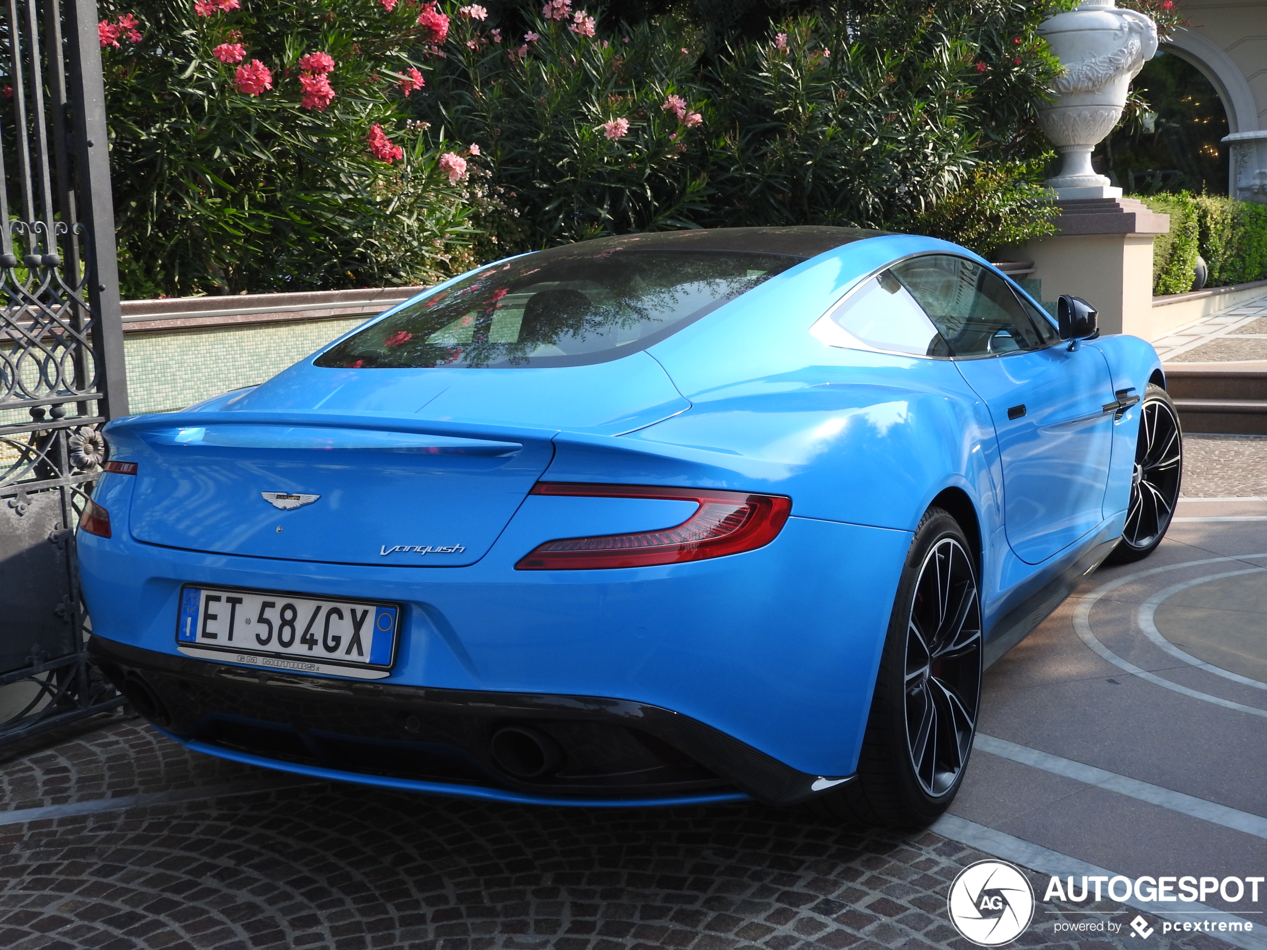 Aston Martin Vanquish 2013