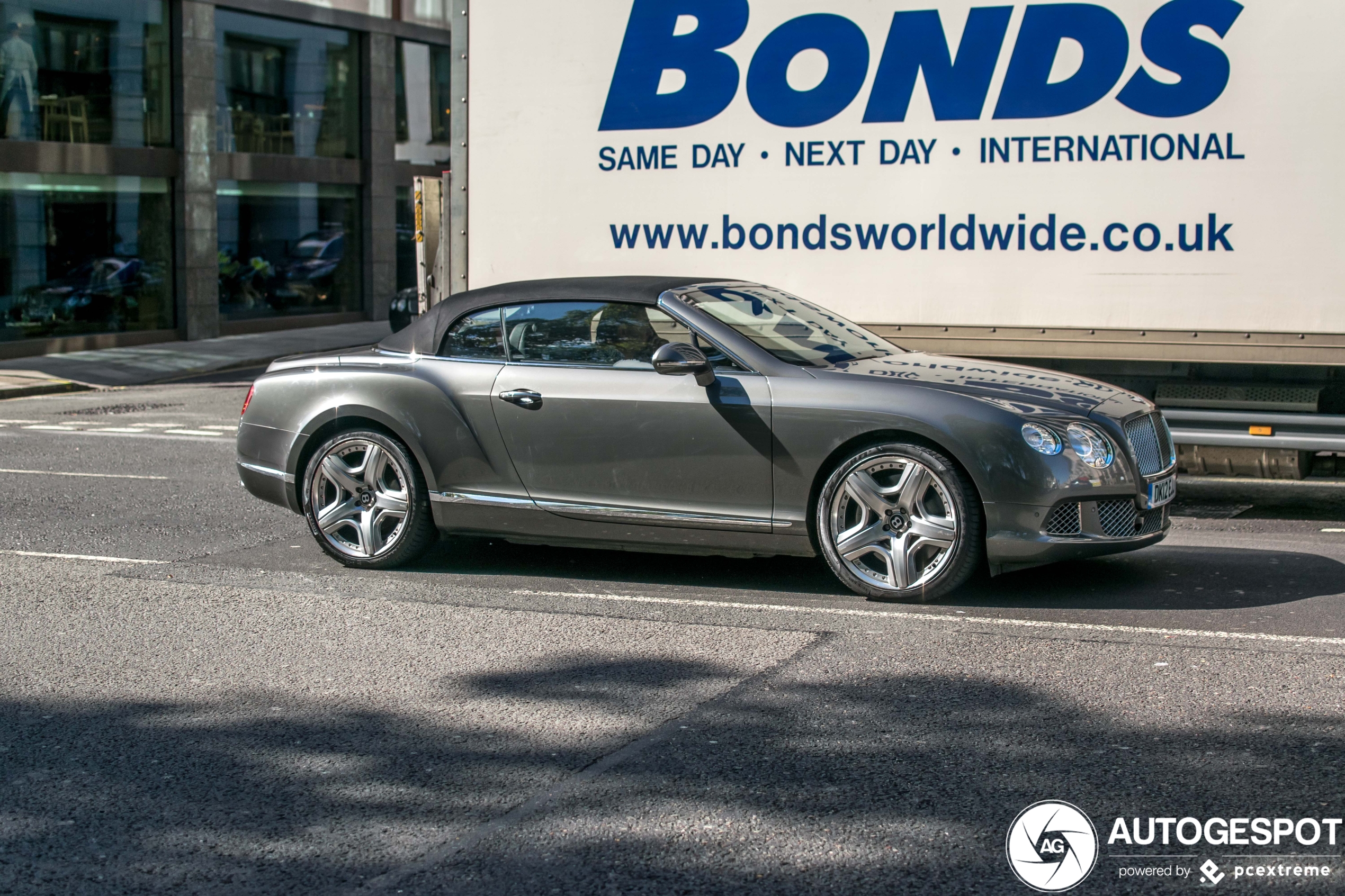 Bentley Continental GTC 2012