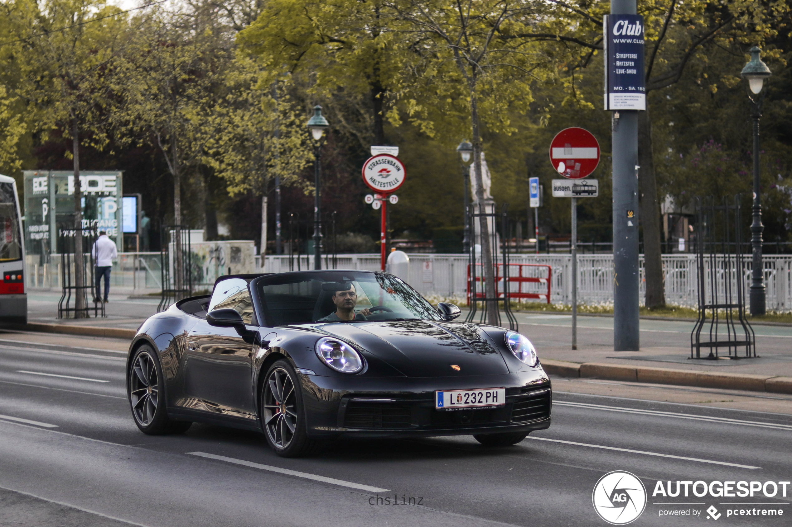 Porsche 992 Carrera 4S Cabriolet